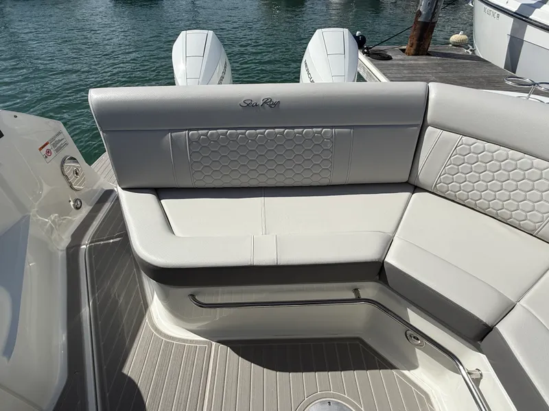 Slide: The Image of Sea Ray Sundancer 320 Outboard 2026 - 8