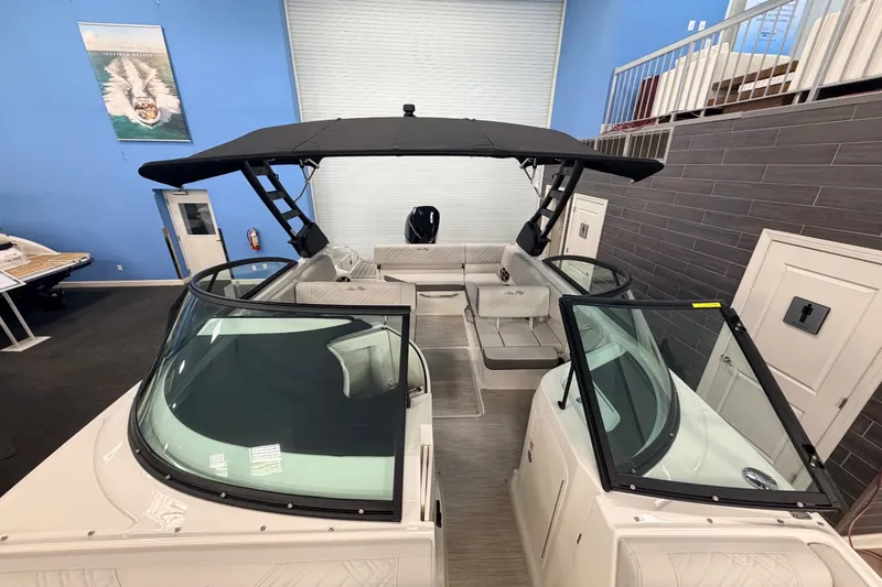 Slide: The Image of Sea Ray SDX 250 Outboard 2026 - 19