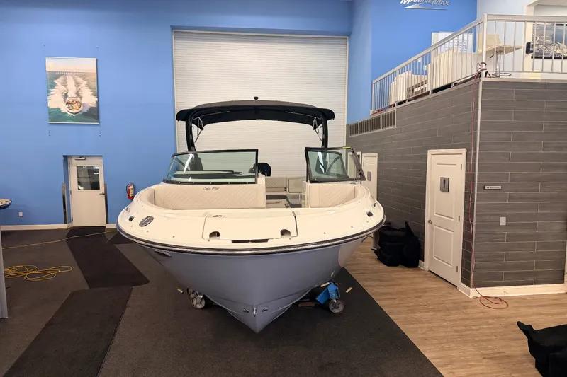 Slide: The Image of Sea Ray SDX 250 Outboard 2026 - 4
