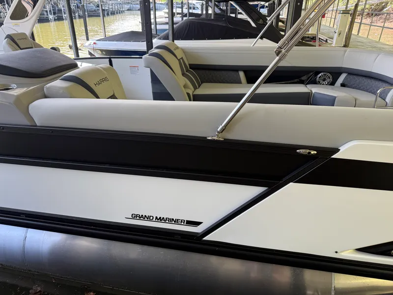 Slide: The Image of Harris Grand Mariner 250 2026 - 13