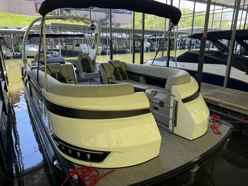 Slide: The Image of Harris Grand Mariner 250 2026 - 14