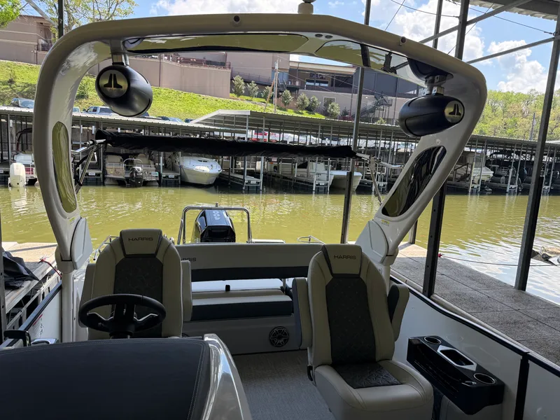 Slide: The Image of Harris Grand Mariner 250 2026 - 18