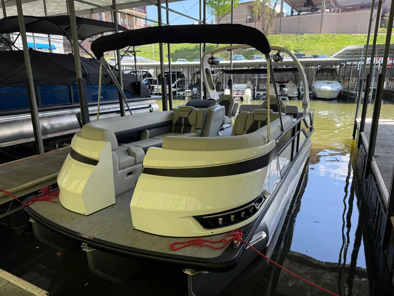 Slide: The Image of Harris Grand Mariner 250 2026 - 2
