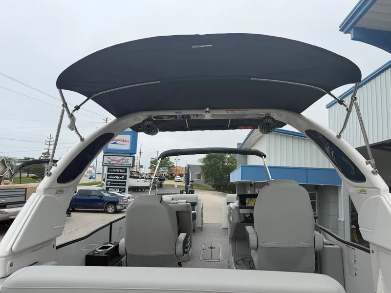 Slide: The Image of Harris Grand Mariner 250 2026 - 28