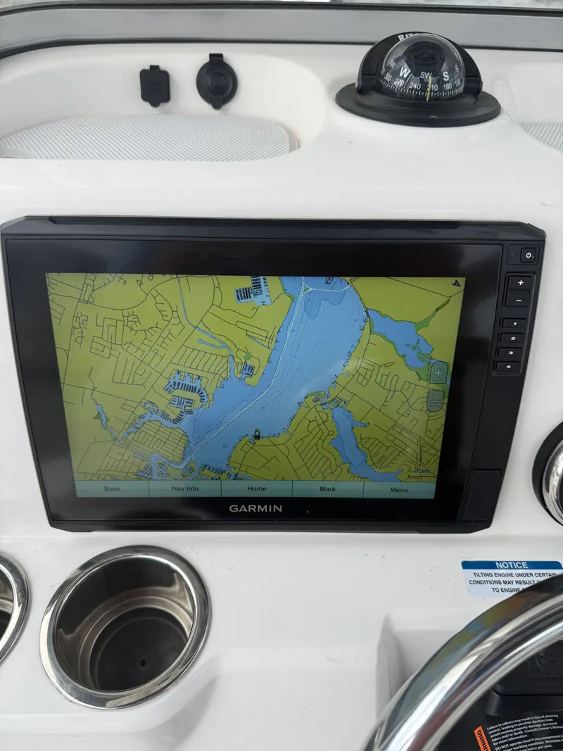 Slide: The Image of Robalo CAYMAN 226 2021 - 28