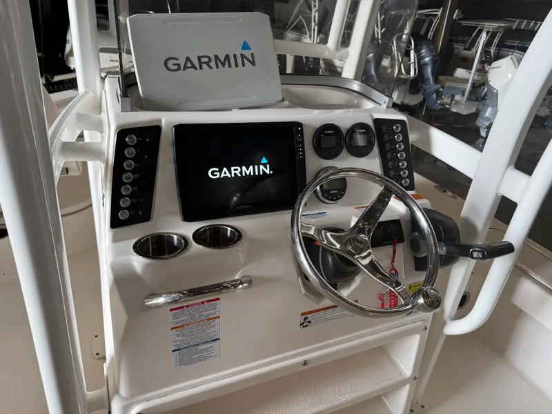 Slide: The Image of Robalo CAYMAN 226 2021 - 18