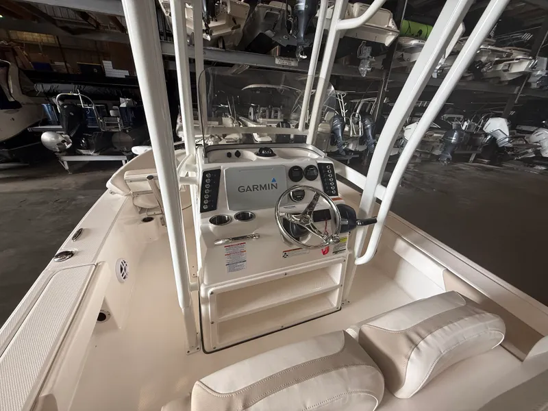 Slide: The Image of Robalo CAYMAN 226 2021 - 13