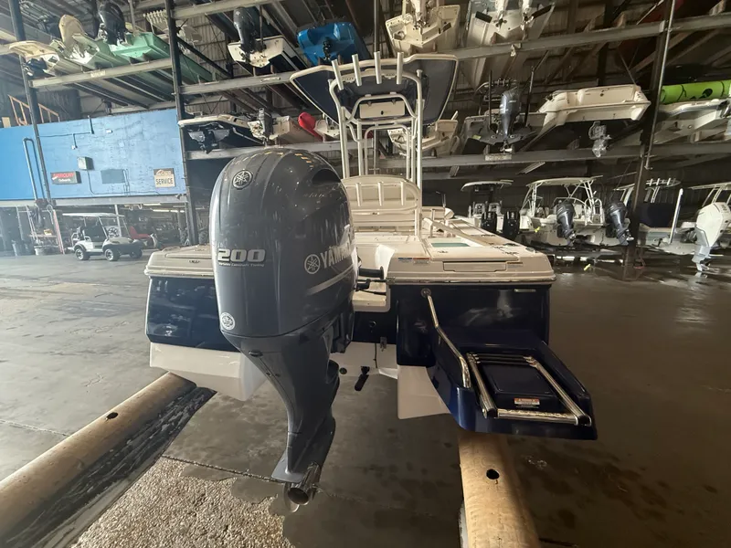 Slide: The Image of Robalo CAYMAN 226 2021 - 8