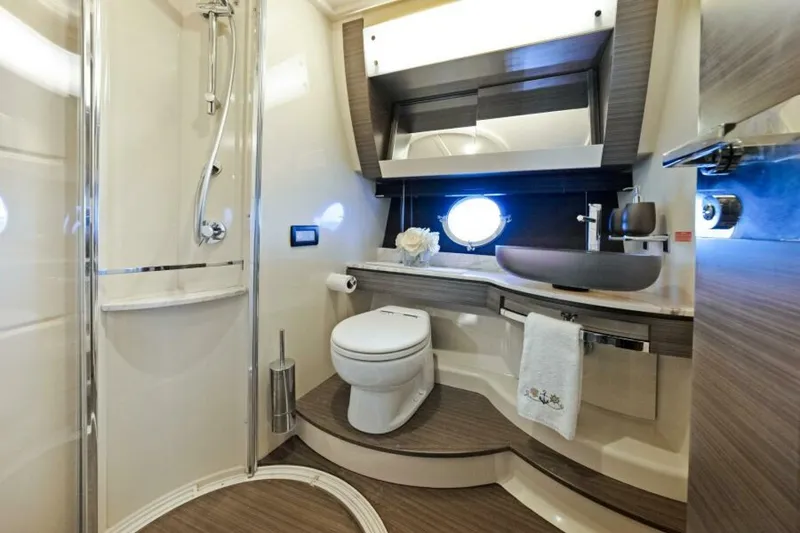 Slide: The Image of Azimut 60 Flybridge 2017 - 27
