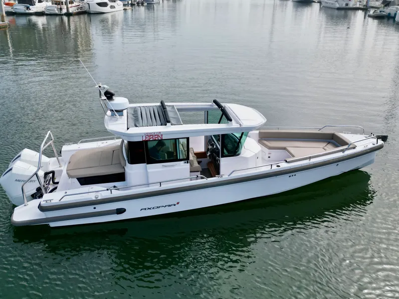 Slide: The Image of Axopar 28 AFT CABIN 2023 - 3