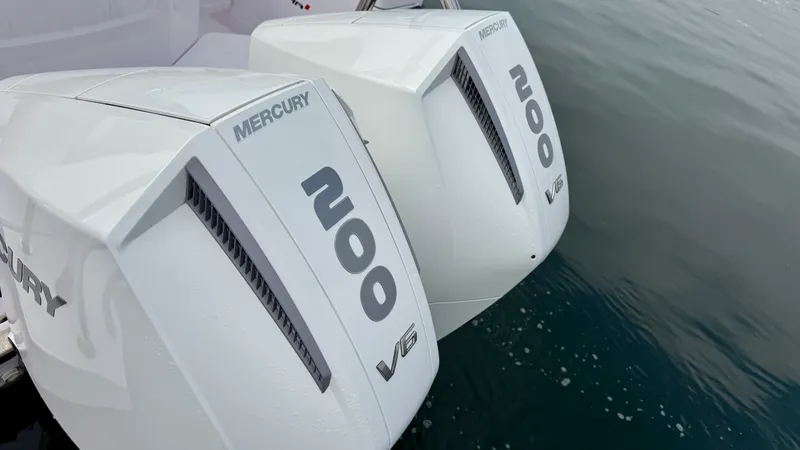 Slide: The Image of Axopar 28 AFT CABIN 2023 - 20