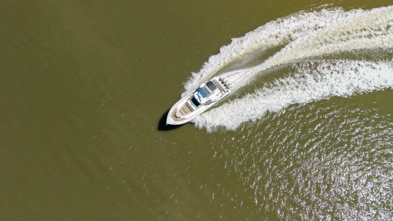 Slide: The Image of Boston Whaler 420 OUTRAGE 2019 - 27
