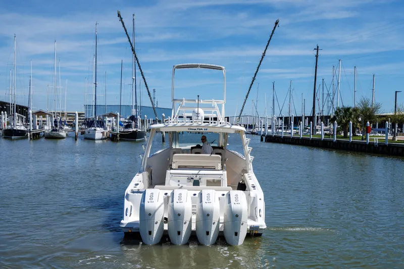 Slide: The Image of Boston Whaler 420 OUTRAGE 2019 - 3
