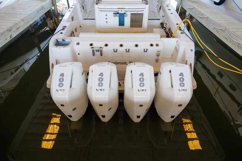 Slide: The Image of Boston Whaler 420 OUTRAGE 2019 - 24