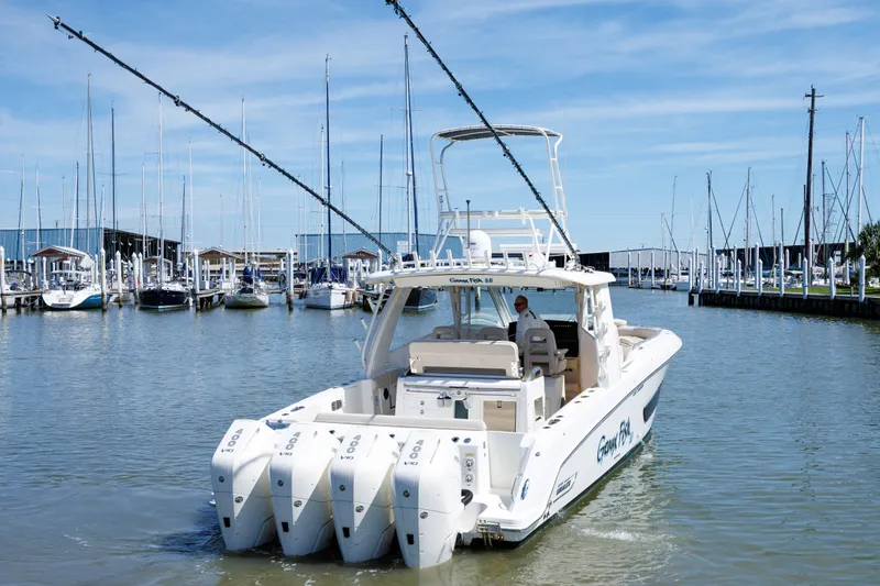 Slide: The Image of Boston Whaler 420 OUTRAGE 2019 - 2