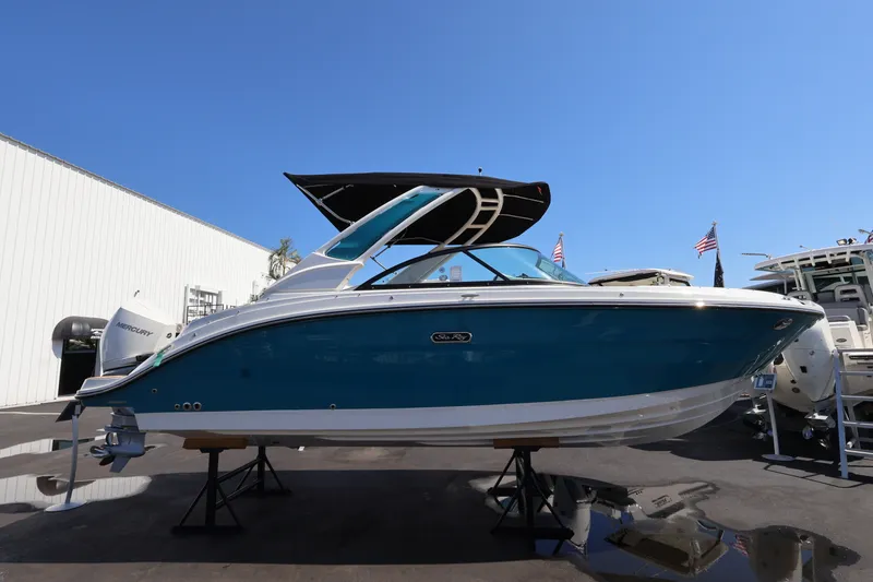 The Image of Sea Ray SDX 230 Outboard 2026 - 0