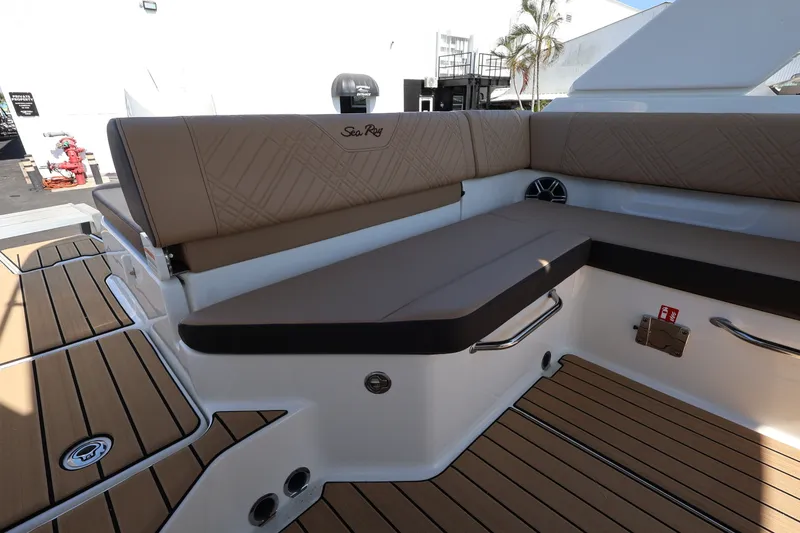 Slide: The Image of Sea Ray SDX 230 Outboard 2026 - 11