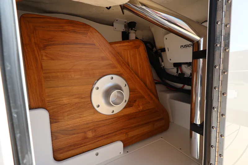 Slide: The Image of Sea Ray SDX 230 Outboard 2026 - 20