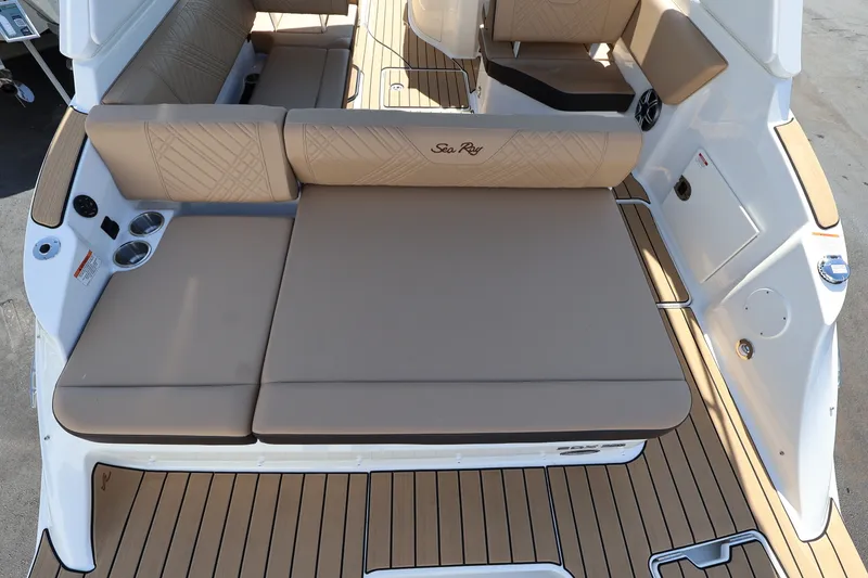 Slide: The Image of Sea Ray SDX 230 Outboard 2026 - 9