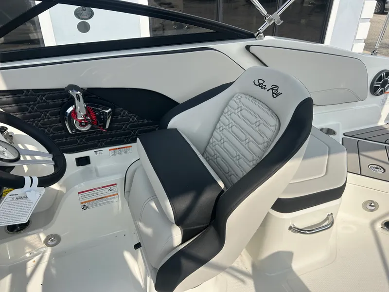 Slide: The Image of Sea Ray SPX 210 Outboard 2026 - 11