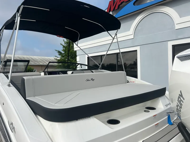 Slide: The Image of Sea Ray SPX 210 Outboard 2026 - 6