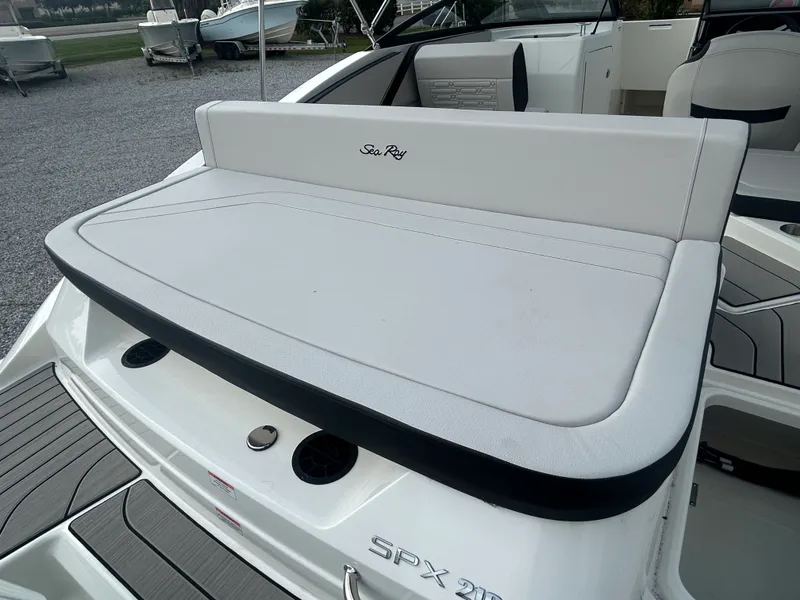 Slide: The Image of Sea Ray SPX 210 Outboard 2026 - 7