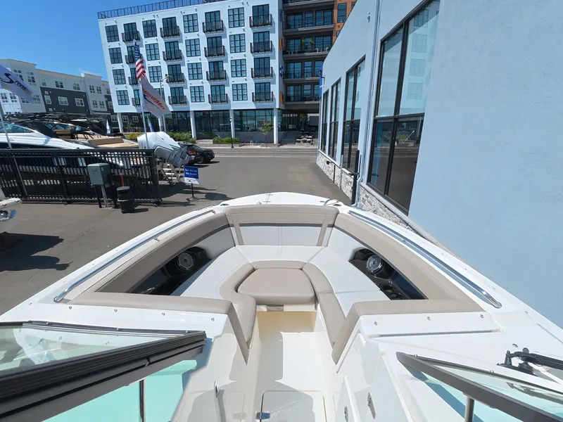 Slide: The Image of Boston Whaler 240 Vantage 2026 - 30