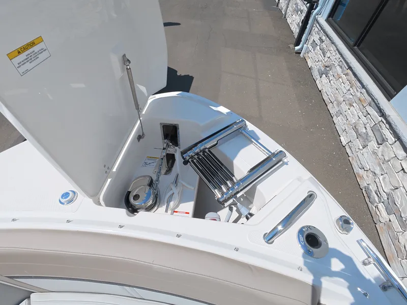Slide: The Image of Boston Whaler 240 Vantage 2026 - 37