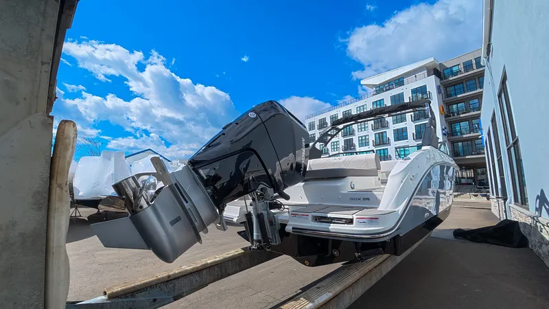 Slide: The Image of Sea Ray SDX 270 Outboard 2026 - 2