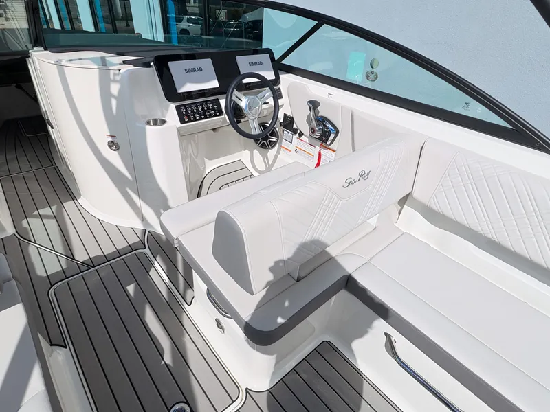 Slide: The Image of Sea Ray SDX 270 Outboard 2026 - 23
