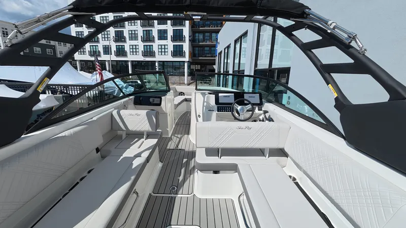 Slide: The Image of Sea Ray SDX 270 Outboard 2026 - 15