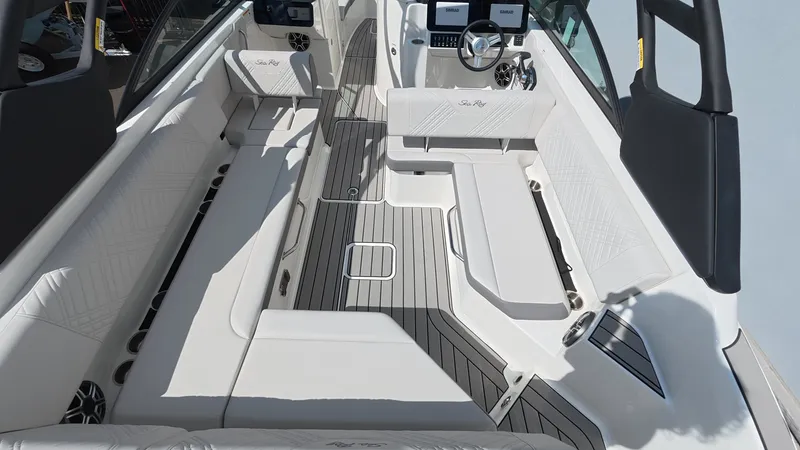 Slide: The Image of Sea Ray SDX 270 Outboard 2026 - 16