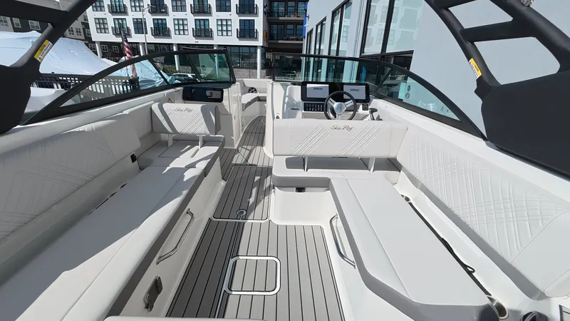 Slide: The Image of Sea Ray SDX 270 Outboard 2026 - 17