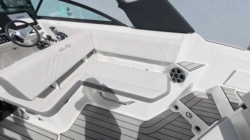 Slide: The Image of Sea Ray SDX 270 Outboard 2026 - 21