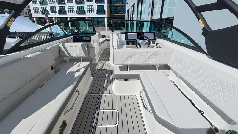 Slide: The Image of Sea Ray SDX 270 Outboard 2026 - 17