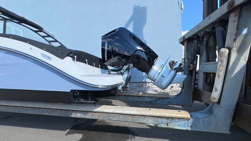 Slide: The Image of Sea Ray SDX 270 Outboard 2026 - 3