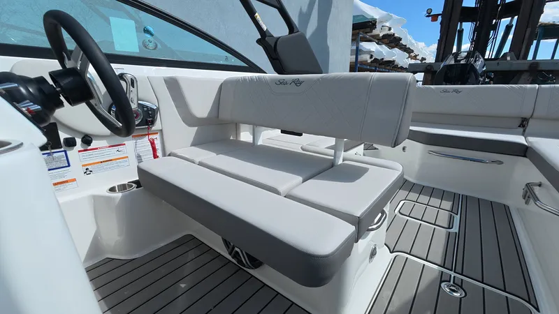 Slide: The Image of Sea Ray SDX 270 Outboard 2026 - 30