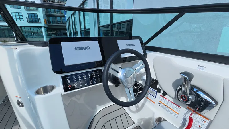 Slide: The Image of Sea Ray SDX 270 Outboard 2026 - 32