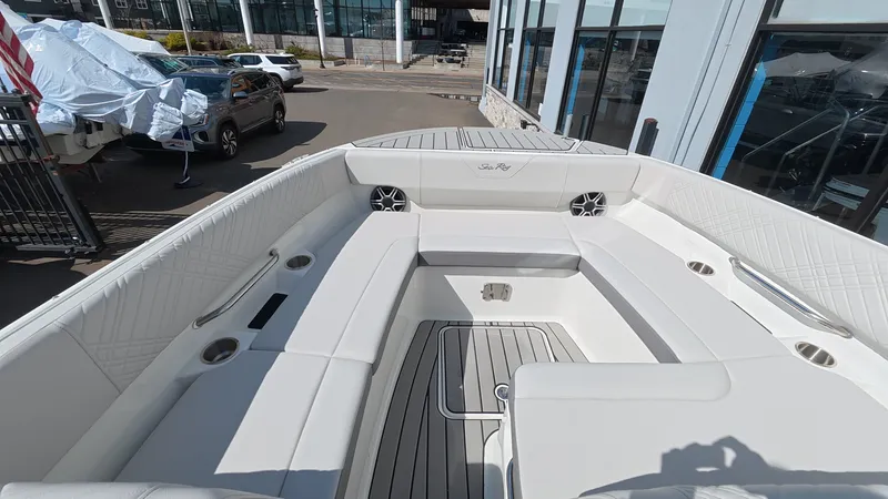 Slide: The Image of Sea Ray SDX 270 Outboard 2026 - 49