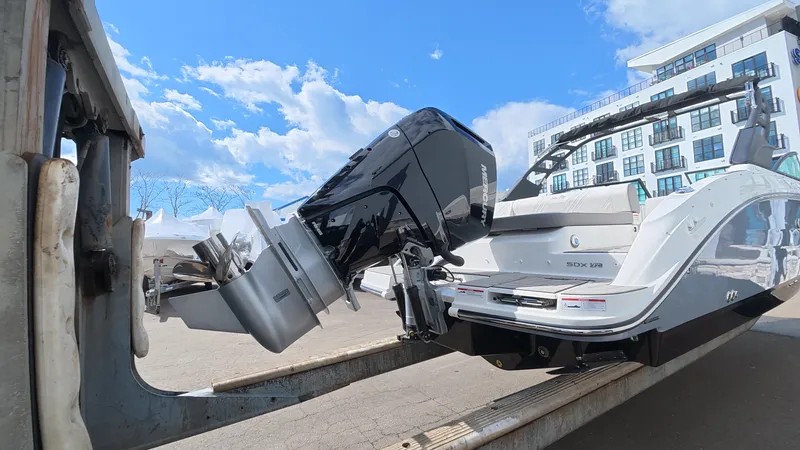 Slide: The Image of Sea Ray SDX 270 Outboard 2026 - 5