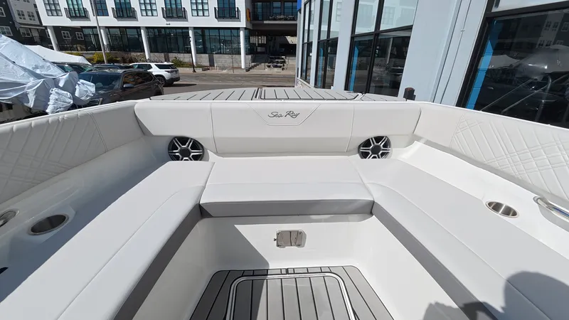Slide: The Image of Sea Ray SDX 270 Outboard 2026 - 51