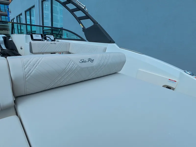 Slide: The Image of Sea Ray SDX 270 Outboard 2026 - 9