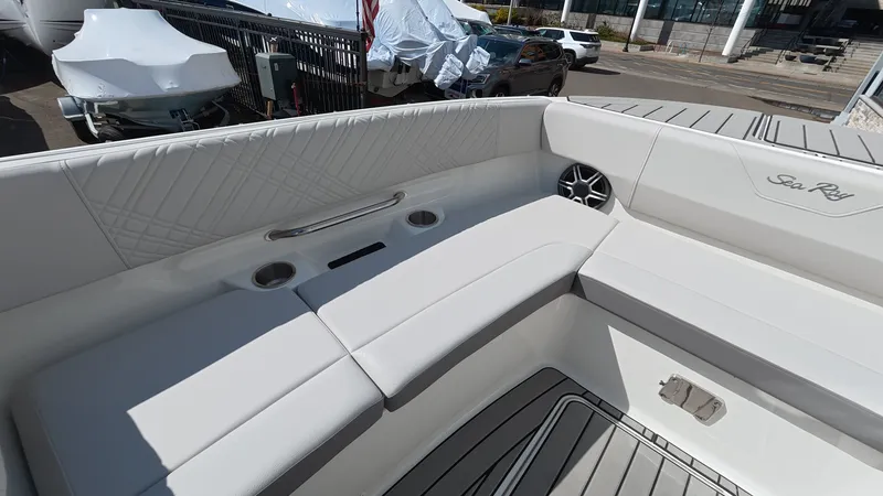 Slide: The Image of Sea Ray SDX 270 Outboard 2026 - 53