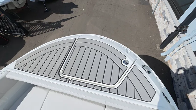 Slide: The Image of Sea Ray SDX 270 Outboard 2026 - 56