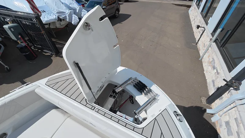 Slide: The Image of Sea Ray SDX 270 Outboard 2026 - 57
