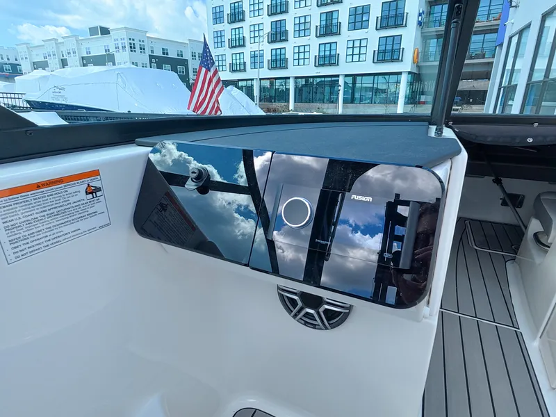 Slide: The Image of Sea Ray SDX 270 Outboard 2026 - 30