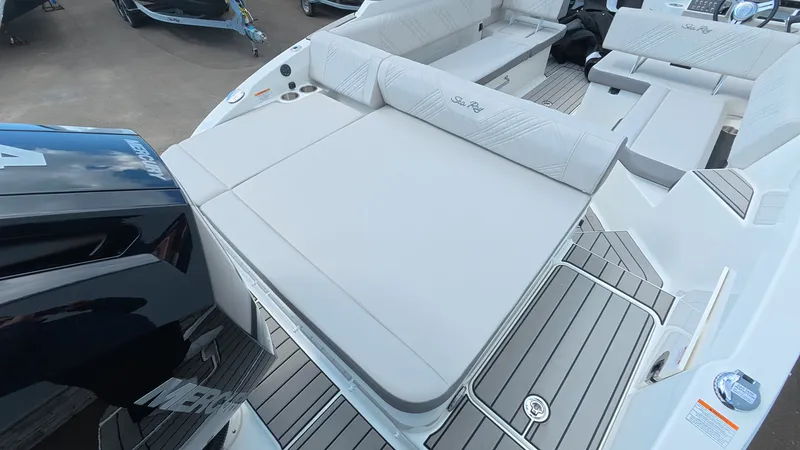 Slide: The Image of Sea Ray SDX 270 Outboard 2026 - 7