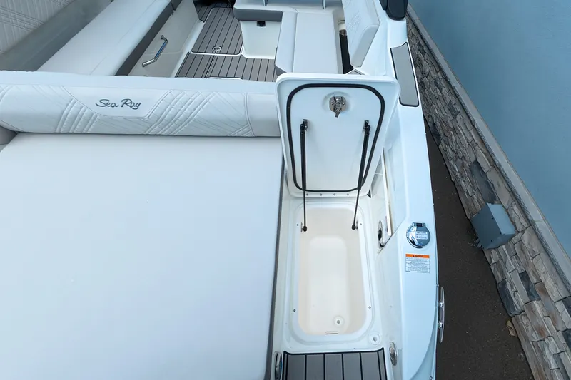 Slide: The Image of Sea Ray SDX 270 Outboard 2026 - 11