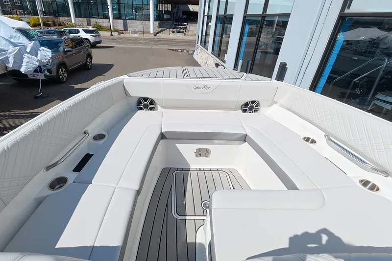 Slide: The Image of Sea Ray SDX 270 Outboard 2026 - 44