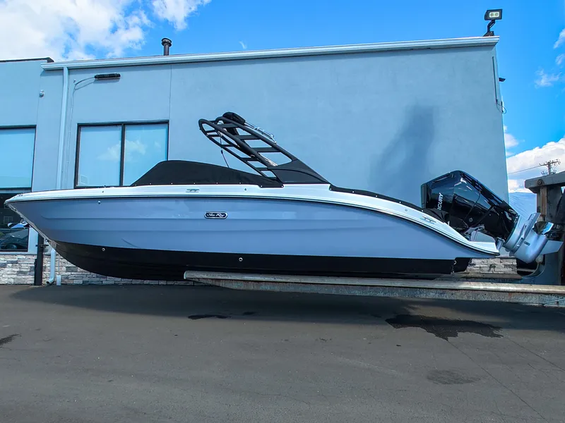 The Image of Sea Ray SDX 270 Outboard 2026 - 0